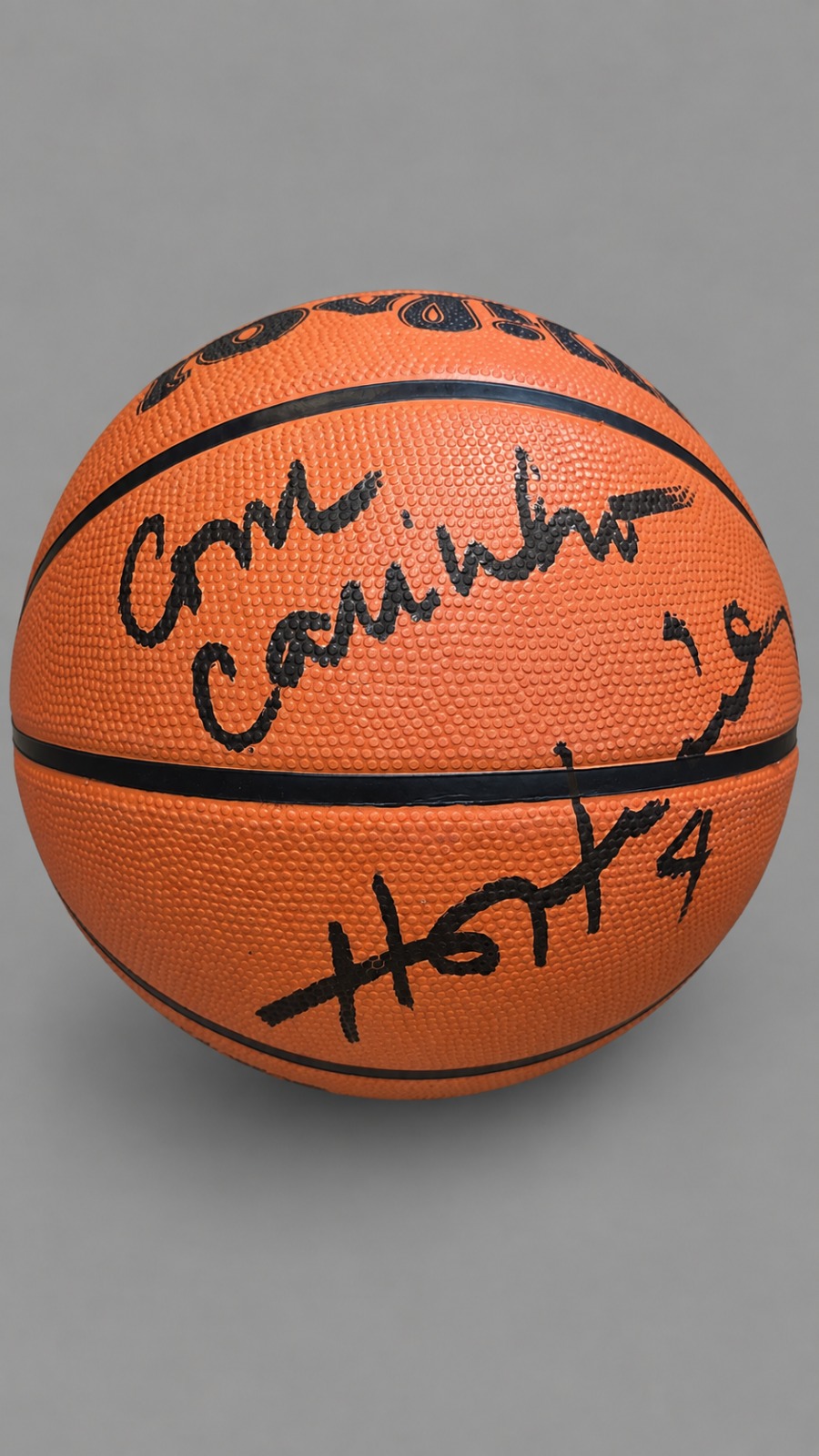 Bola de basquete autografada por Hortência Marcari